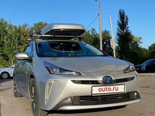 2020 Toyota Prius IV Рестайлинг (XW50), серый, 2370000 рублей, вид 3