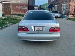 1999 Mercedes-Benz E-Класс 200 II (W210, S210) Рестайлинг, серебристый, 590000 рублей, вид 4