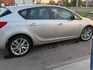 2012 Opel Astra J, серебристый, 670000 рублей, вид 2
