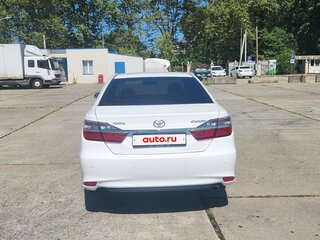 2016 Toyota Camry VII (XV50) Рестайлинг, белый, 1700000 рублей, вид 3