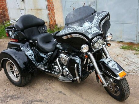 2011 Harley-Davidson CVO Tri Glide, чёрный, 3000000 рублей, вид 1