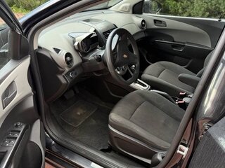 2013 Chevrolet Aveo II, чёрный, 700000 рублей, вид 3