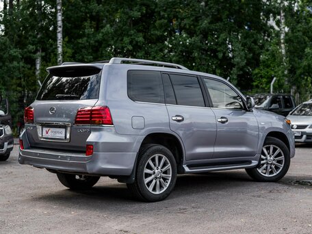 2011 Lexus LX 570 III, серебристый, 2655000 рублей, вид 2