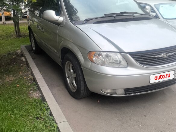 2001 Chrysler Voyager IV, серебристый, 320000 рублей - вид 2