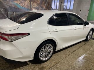 2018 Toyota Camry VIII (XV70), белый, 2320000 рублей, вид 1