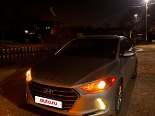 2017 Hyundai Elantra VI (AD), серебристый, 1160000 рублей, вид 3