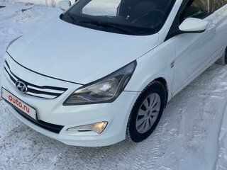 2016 Hyundai Solaris I Рестайлинг, белый, 700000 рублей, вид 1