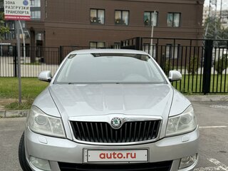 2011 Skoda Octavia II (A5) Рестайлинг, серебристый, 690000 рублей, вид 3