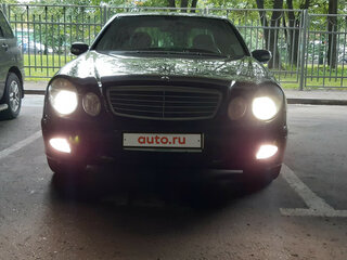 2004 Mercedes-Benz E-Класс 200 NGT III (W211, S211), чёрный, 1070000 рублей, вид 2