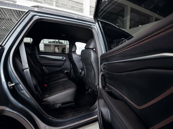 2026 Geely Okavango I Рестайлинг, серый - вид 17
