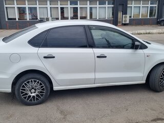 2019 Volkswagen Polo V Рестайлинг, белый, 950000 рублей, вид 2