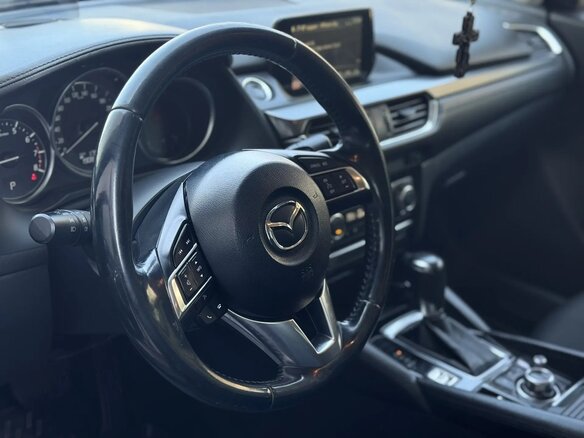 2016 Mazda 6 III (GJ) Рестайлинг, красный, 1350000 рублей - вид 4