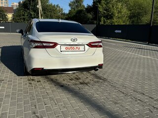 2018 Toyota Camry VIII (XV70), белый, 2700000 рублей, вид 2