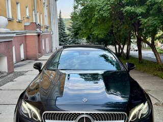 2017 Mercedes-Benz E-Класс 300 V (W213, S213, C238), чёрный, 3189000 рублей, вид 2