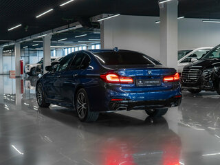 2018 BMW 5 серии 530d xDrive VII (G30/G31/G38), синий, 4370000 рублей, вид 5