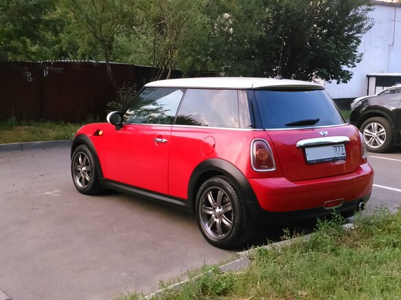 2008 Mini Hatch Cooper II (R56), красный - вид 2