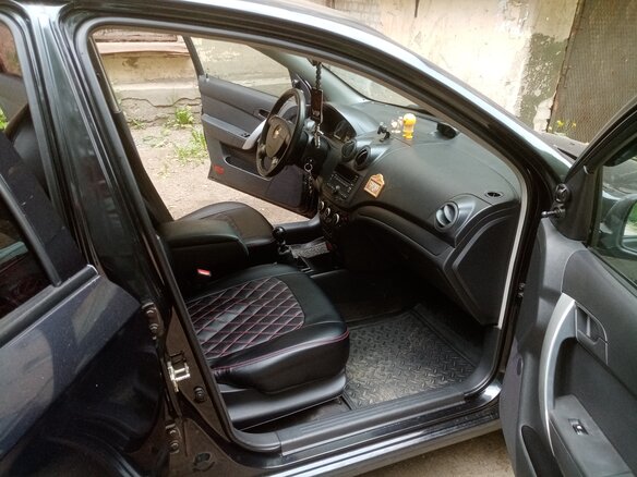 2011 Chevrolet Aveo I Рестайлинг, чёрный, 520000 рублей - вид 8