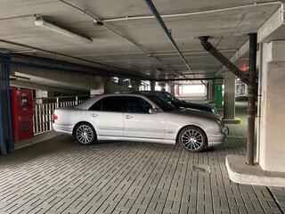 2001 Mercedes-Benz E-Класс 320 II (W210, S210) Рестайлинг, серебристый, 2300000 рублей, вид 4