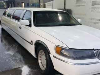 2001 Lincoln Town Car III, белый, 410000 рублей, вид 1