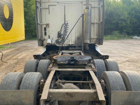 2003 Freightliner Columbia, белый, 3400000 рублей, вид 5