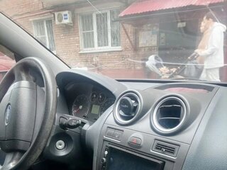 2008 Ford Fiesta Mk5, красный, 200000 рублей, вид 3