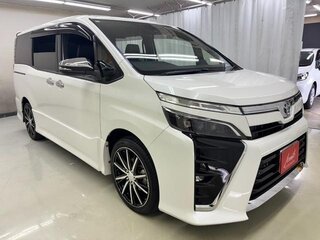2022 Toyota Voxy IV (R90), белый, 2700666 рублей, вид 1