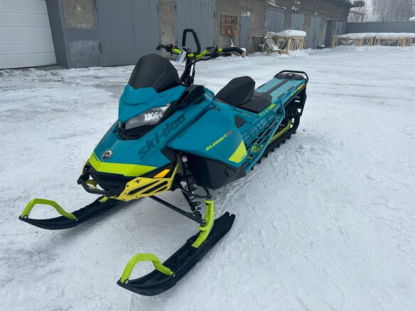 2020 BRP Ski-Doo Summit 850, голубой