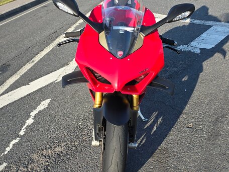 2022 Ducati Panigale V4, красный, 2300000 рублей, вид 5