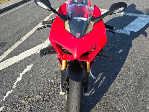 2022 Ducati Panigale V4, красный, 2900000 рублей - вид 4