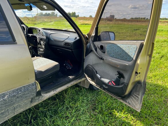 2004 Chevrolet Niva I, бежевый, 100000 рублей - вид 5