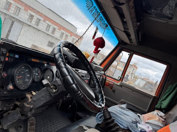 2003 КамАЗ 6520, оранжевый, 1000000 рублей - вид 2