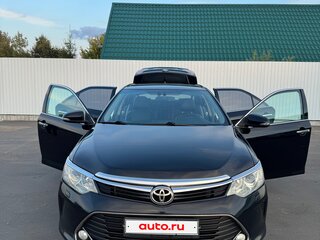2016 Toyota Camry VII (XV50) Рестайлинг, чёрный, 2000000 рублей, вид 3