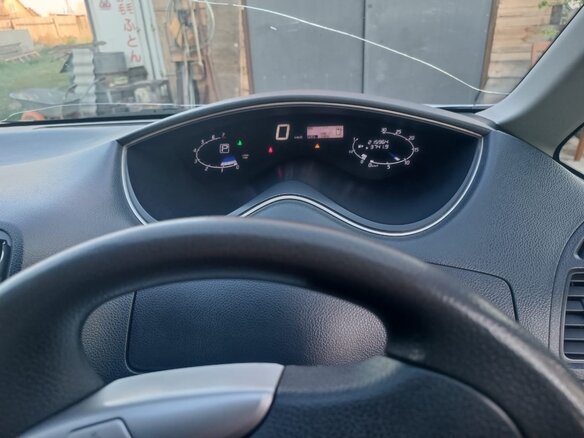 2010 Nissan Serena IV (C26), серый, 1340000 рублей - вид 16