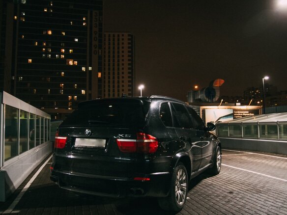 2008 BMW X5 4.8i II (E70), чёрный - вид 4