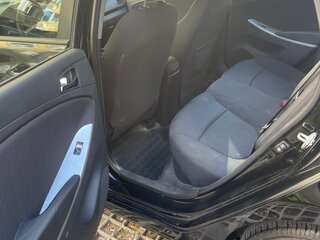 2013 Hyundai Solaris I, чёрный, 700000 рублей, вид 5