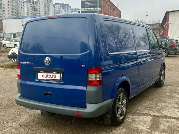 2010 Volkswagen Transporter, синий, 1550000 рублей - вид 3