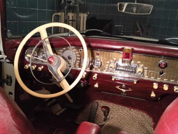 1959 ГАЗ 13 «Чайка», белый, 50000000 рублей - вид 1