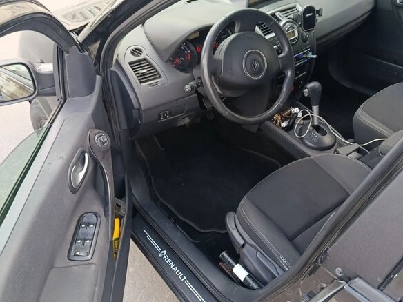 2008 Renault Megane II Рестайлинг, чёрный, 295000 рублей - вид 9