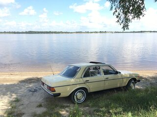 1981 Mercedes-Benz W123 200, бежевый, 600000 рублей, вид 4