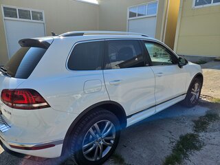 2016 Volkswagen Touareg II Рестайлинг, белый, 3989000 рублей, вид 3