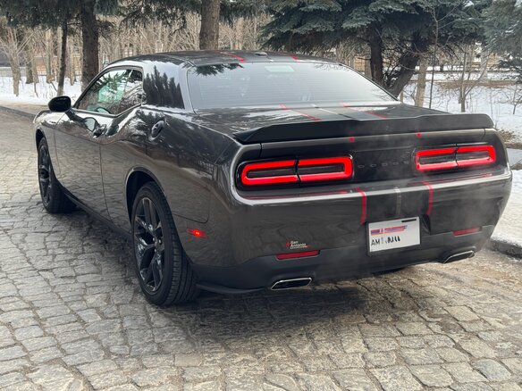 2021 Dodge Challenger III Рестайлинг 2, серый, 3090000 рублей - вид 4