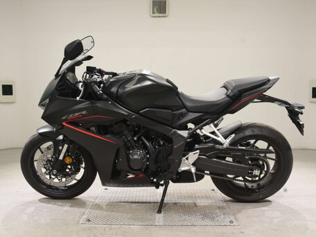 2025 Honda CBR 650R, чёрный, 990000 рублей, вид 2
