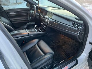 2011 BMW 7 серии 750i xDrive V (F01/F02/F04), белый, 1850000 рублей, вид 4