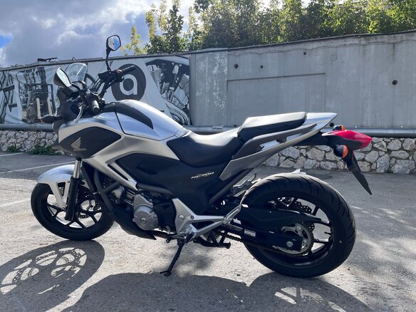 2013 Honda NC 700X, серебристый, 670000 рублей - вид 3