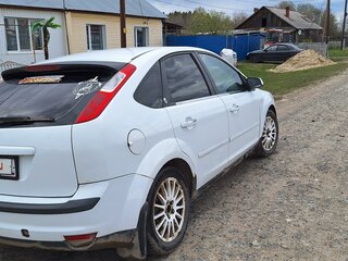 2007 Ford Focus II Рестайлинг, белый, 500000 рублей, вид 3