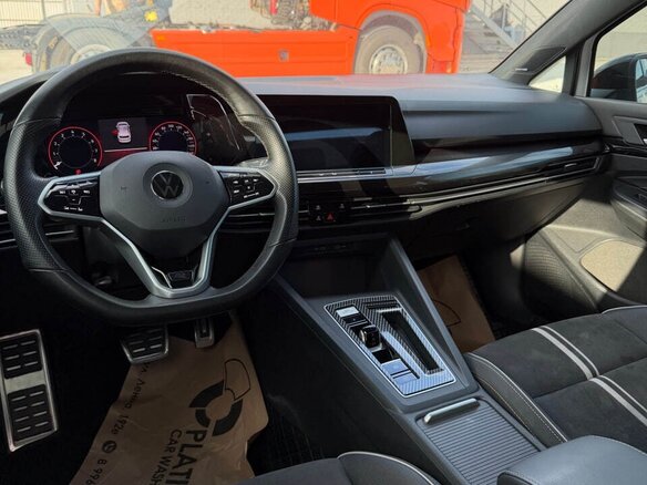 2022 Volkswagen Golf VIII, белый, 1980000 рублей - вид 7