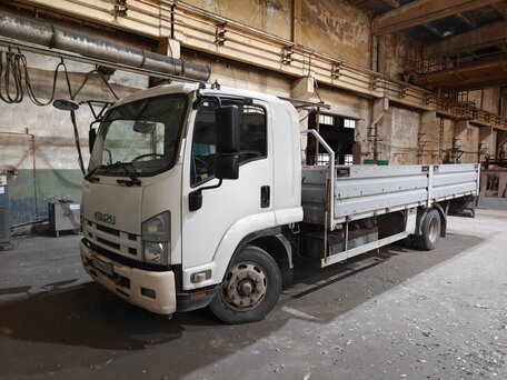 2017 Isuzu Elf (N-series), белый, 2000000 рублей, вид 1