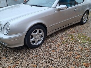 2000 Mercedes-Benz CLK-Класс 200 I (W208) Рестайлинг, серебристый, 1380000 рублей, вид 5