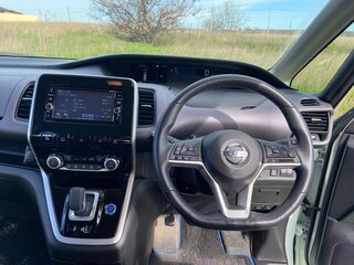 2018 Nissan Serena V (C27), белый, 1900000 рублей, вид 4