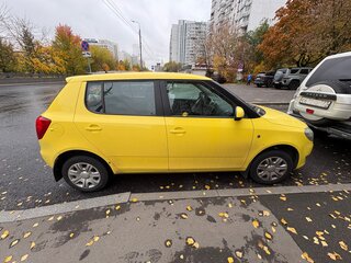 2012 Skoda Fabia II Рестайлинг, жёлтый, 355000 рублей, вид 4